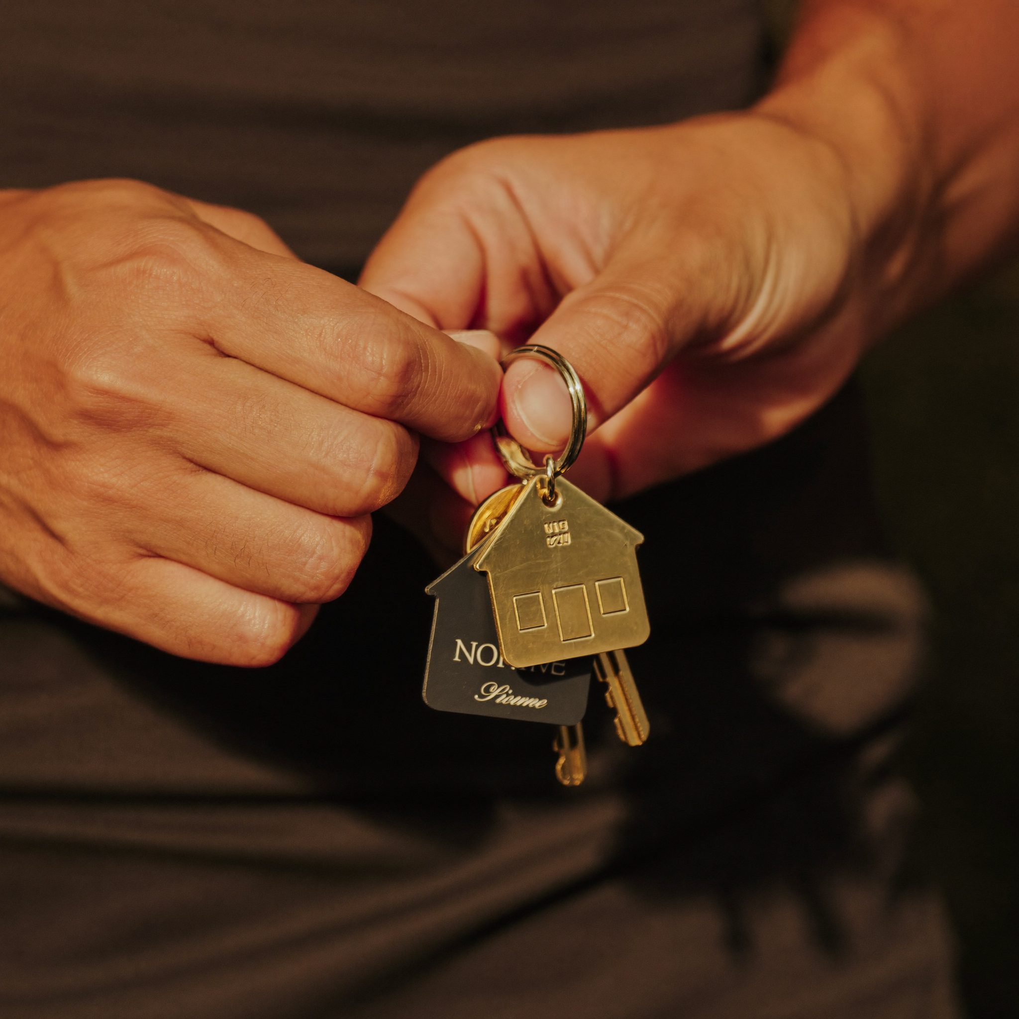 Serah terima kunci rumah dari dekat